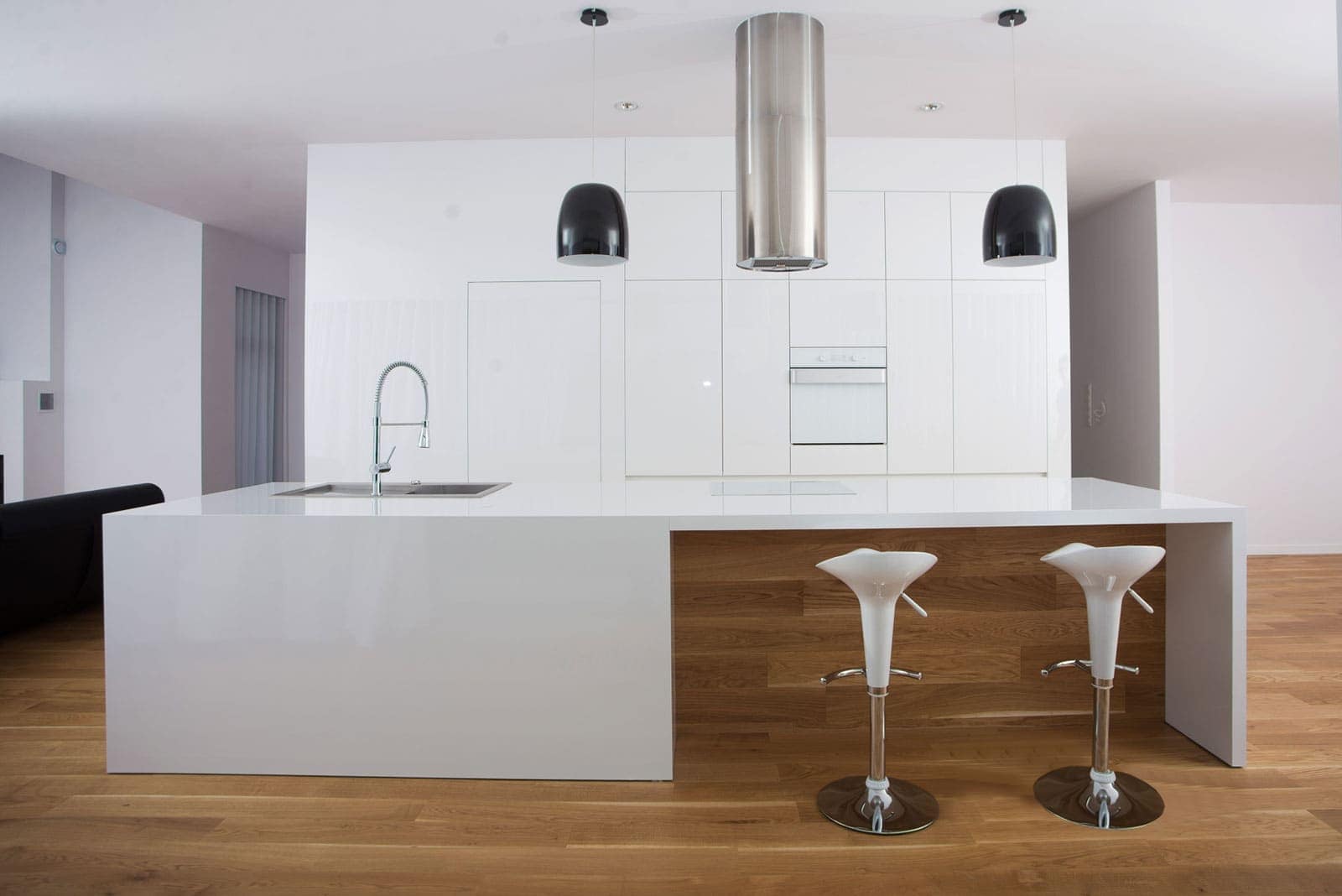 Zalety lakierowanych frontów kuchennych